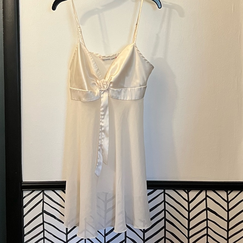 Victoria's Secret Vintage Heart Label Ivory Sleepwear… Gem